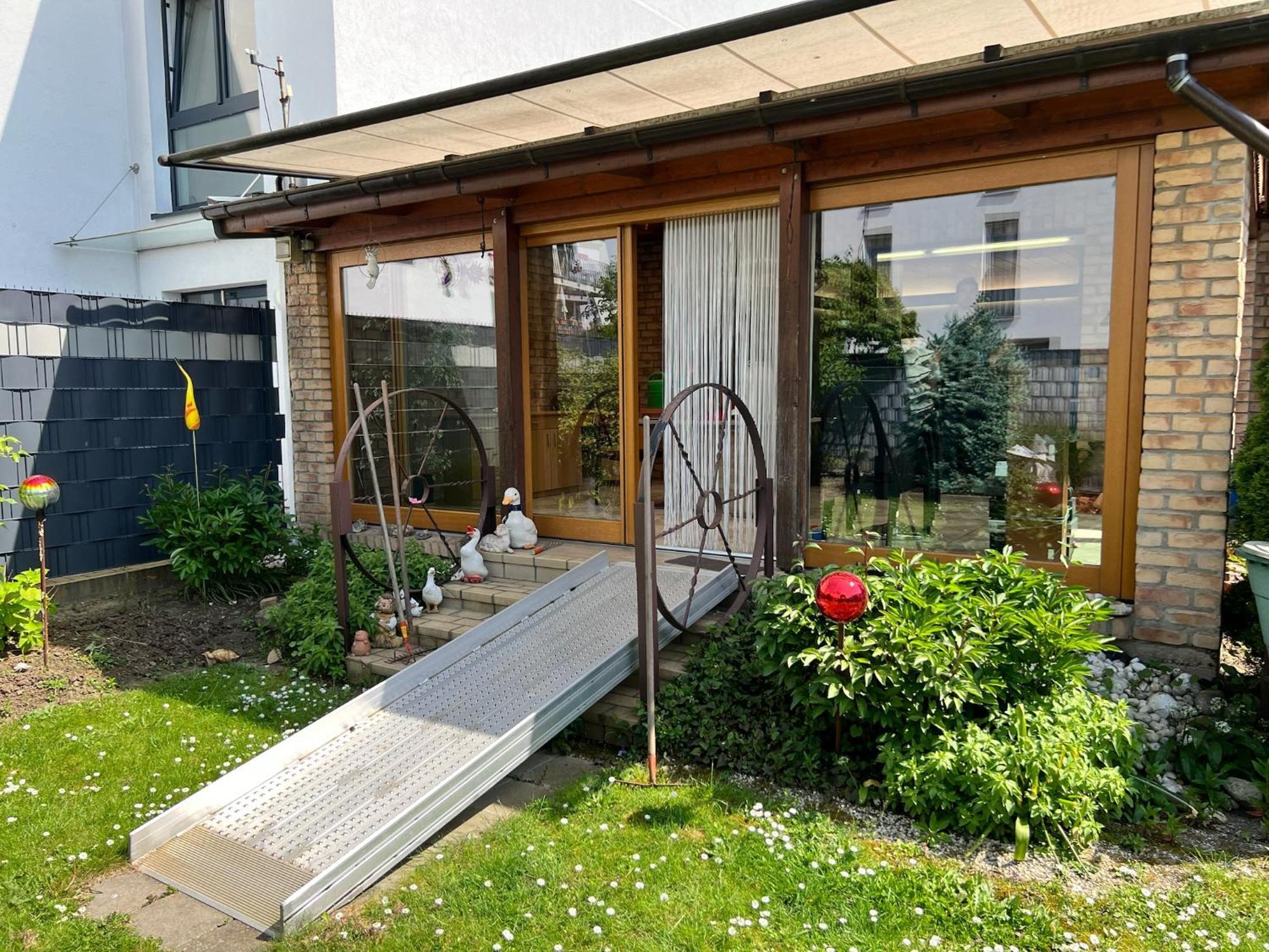Barrierefreies Ferienhaus Mit Garten Bei Koeln Hürth Dış mekan fotoğraf